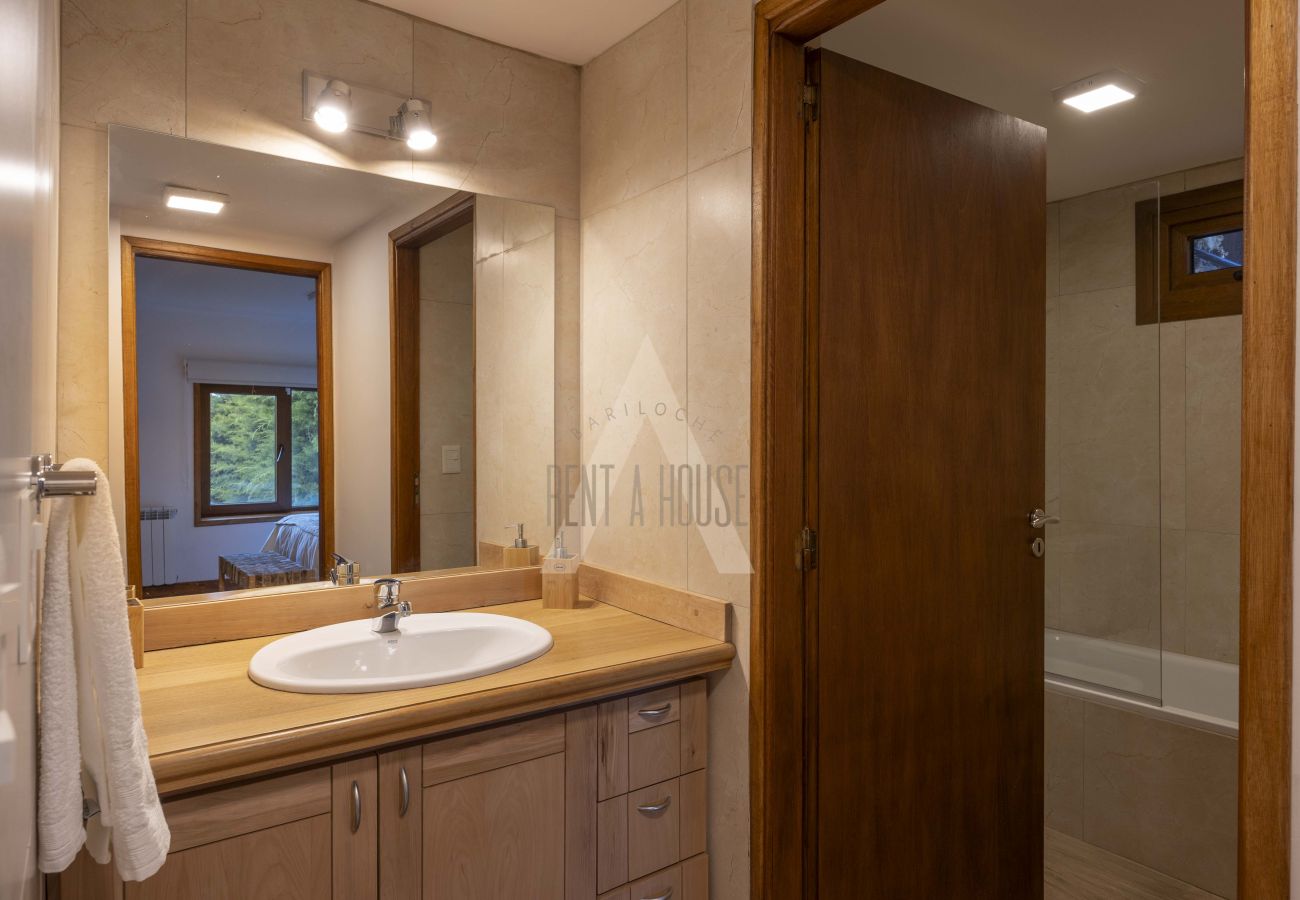 Apartment in San Carlos de Bariloche - DIVINE APARTMENT WITH LAKE AND BEACH VIEW