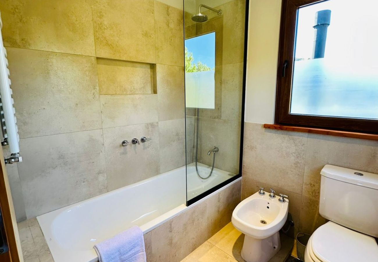 House in San Carlos de Bariloche - ARE11 INCREDIBLE HOUSE IN ARELAUQUEN WITH VIEWS OF THE CATEDRAL, OTTO AND VENTANA HILLS