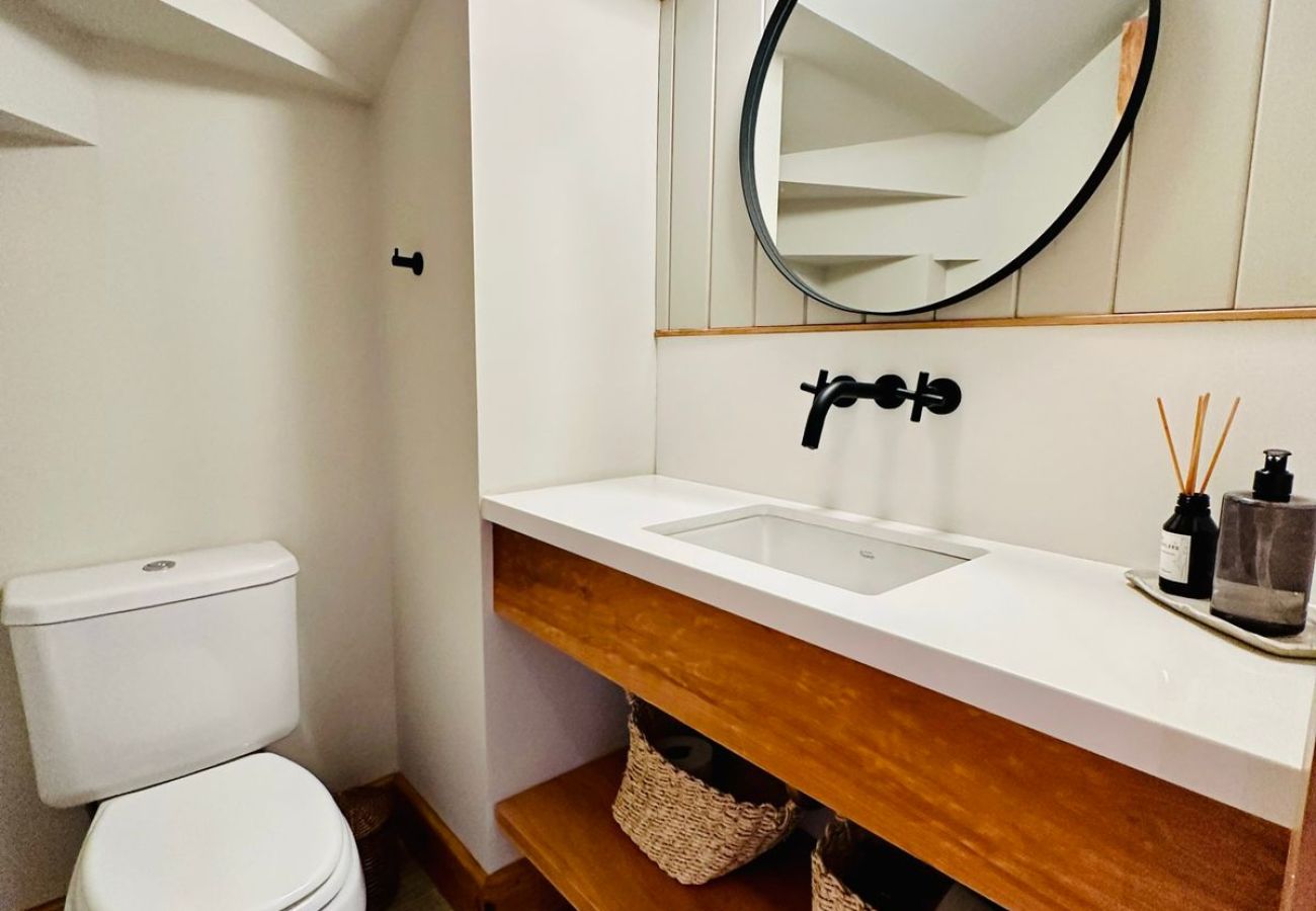 House in San Carlos de Bariloche - ARE11 INCREDIBLE HOUSE IN ARELAUQUEN WITH VIEWS OF THE CATEDRAL, OTTO AND VENTANA HILLS