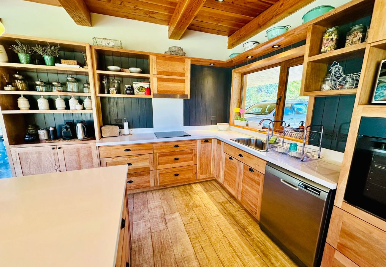 House in San Carlos de Bariloche - ARE11 INCREDIBLE HOUSE IN ARELAUQUEN WITH VIEWS OF THE CATEDRAL, OTTO AND VENTANA HILLS