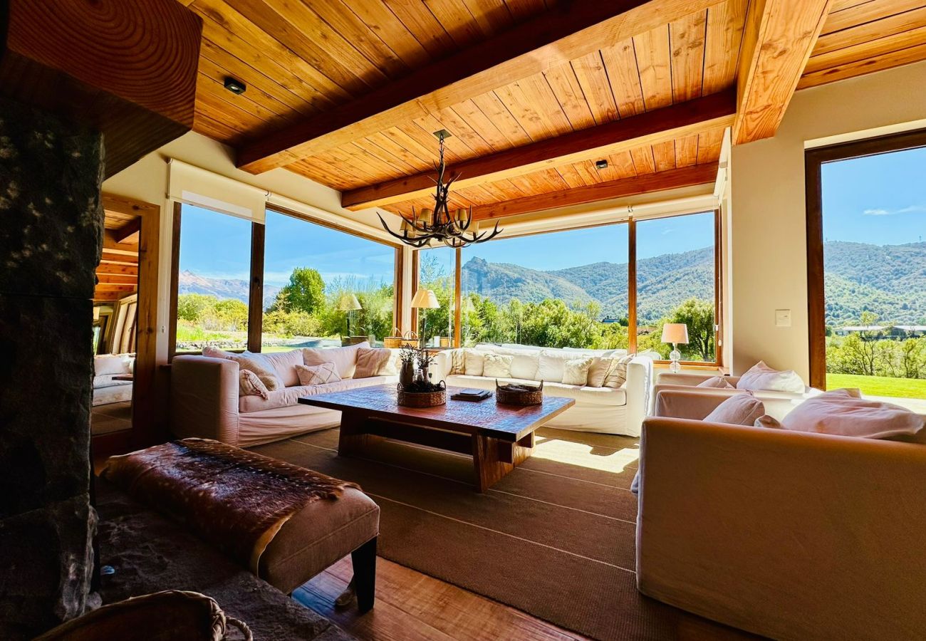 House in San Carlos de Bariloche - ARE11 INCREDIBLE HOUSE IN ARELAUQUEN WITH VIEWS OF THE CATEDRAL, OTTO AND VENTANA HILLS