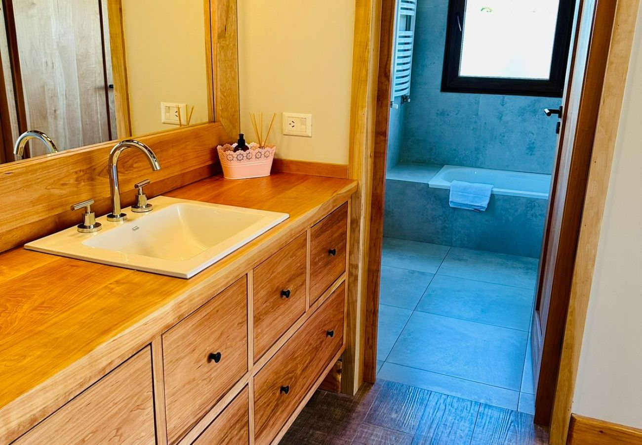 House in San Carlos de Bariloche - ARE11 INCREDIBLE HOUSE IN ARELAUQUEN WITH VIEWS OF THE CATEDRAL, OTTO AND VENTANA HILLS