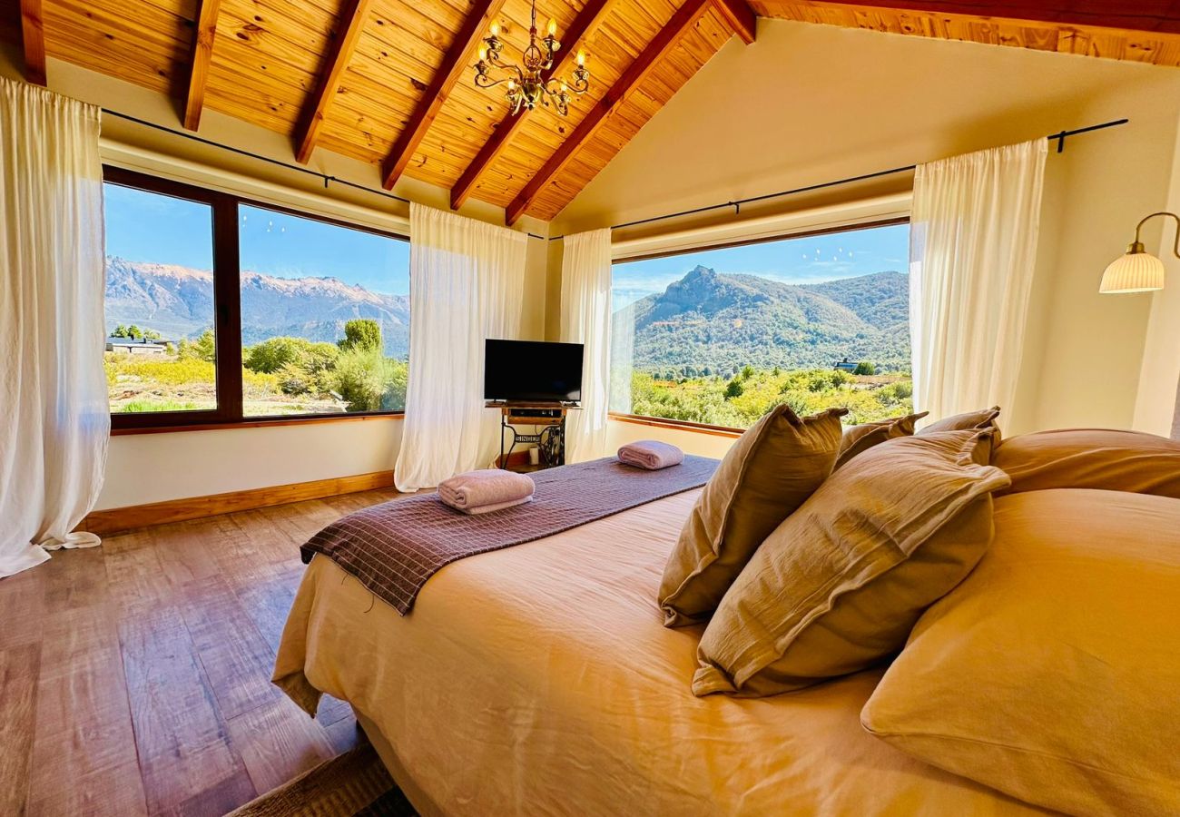 House in San Carlos de Bariloche - ARE11 INCREDIBLE HOUSE IN ARELAUQUEN WITH VIEWS OF THE CATEDRAL, OTTO AND VENTANA HILLS