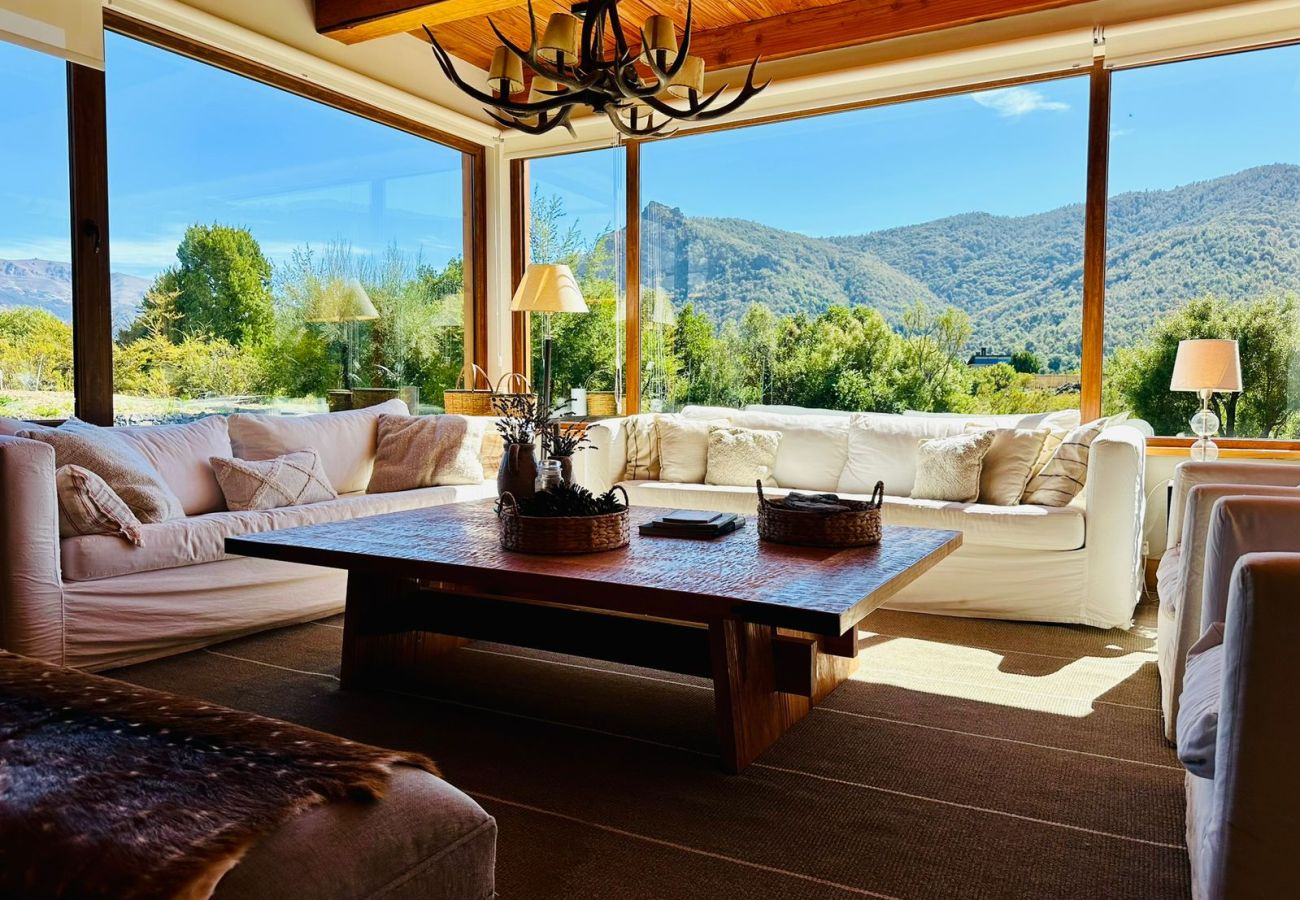 House in San Carlos de Bariloche - ARE11 INCREDIBLE HOUSE IN ARELAUQUEN WITH VIEWS OF THE CATEDRAL, OTTO AND VENTANA HILLS
