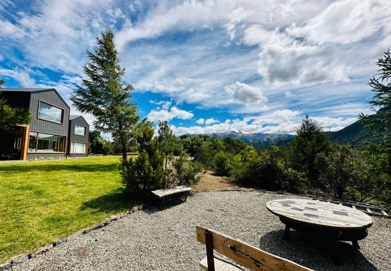 House in San Carlos de Bariloche - ARE11 INCREDIBLE HOUSE IN ARELAUQUEN WITH VIEWS OF THE CATEDRAL, OTTO AND VENTANA HILLS