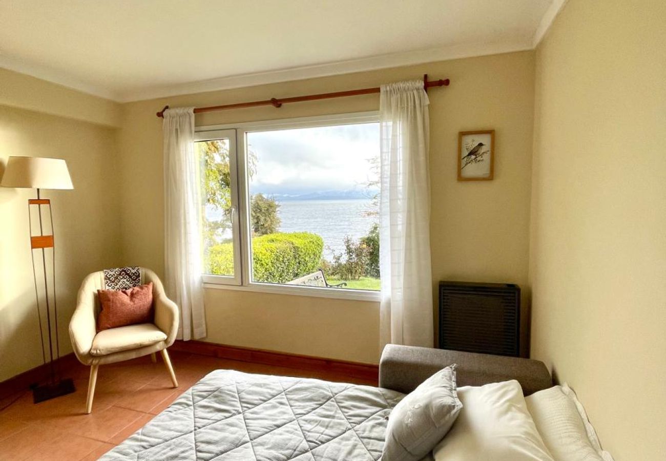 Cabin in San Carlos de Bariloche - View19 Comfortable house overlooking the lake and close to the center of Bariloche.