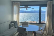 Apartment in San Carlos de Bariloche - CENT02 CATEGORY APARTMENT WITH EXCELLENT VIEW OF THE LAKE FROM ALL ITS ROOMS IN THE CENTER OF BARILOCHE.