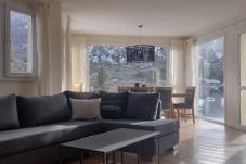 Apartment in San Carlos de Bariloche - Cate22 Apartment with pool and jacuzzi in the Latitud Catedral complex.