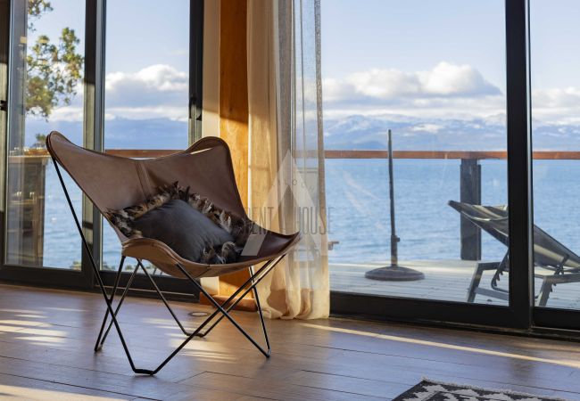 House in San Carlos de Bariloche - HUAPI48C | Exclusive Villa on Lake Nahuel Huapi House in San Carlos de Bariloche - HUAPI48C | Exclusive Villa on Lake Nahuel Huapi