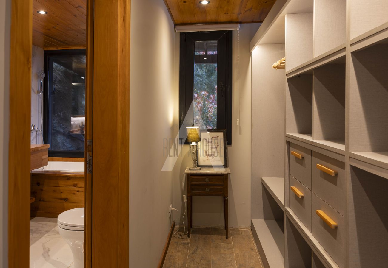 House in San Carlos de Bariloche - HUAPI48C | Exclusive Villa on Lake Nahuel Huapi with HOT TUBE