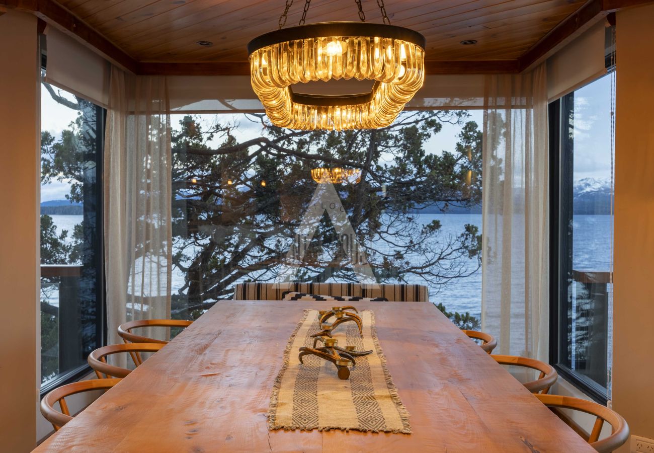 House in San Carlos de Bariloche - HUAPI48C | Exclusive Villa on Lake Nahuel Huapi with HOT TUBE