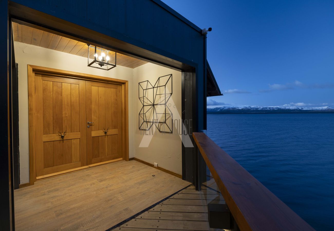 House in San Carlos de Bariloche - HUAPI48C | Exclusive Villa on Lake Nahuel Huapi with HOT TUBE