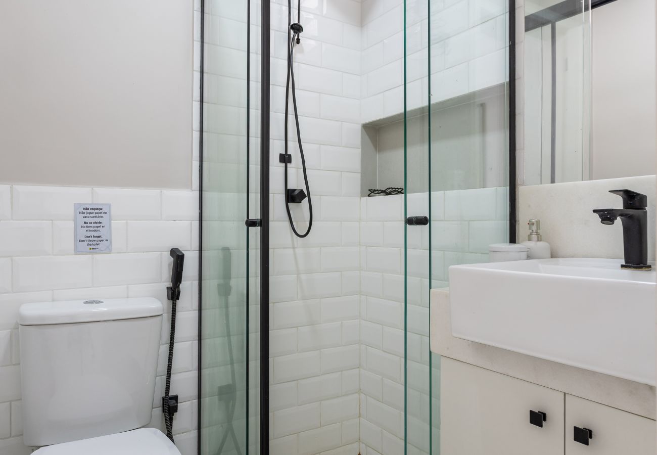 Apartment in Rio de Janeiro - 10 minutes from Flamengo Beach, next to the subway | CT404