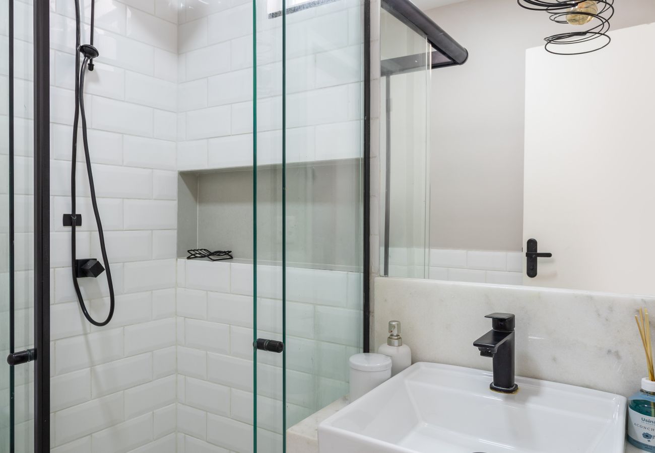 Apartment in Rio de Janeiro - 10 minutes from Flamengo Beach, next to the subway | CT404