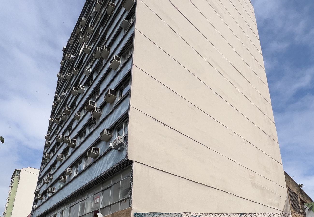 Apartment in Rio de Janeiro - 10 minutes from Flamengo Beach, next to the subway | CT404