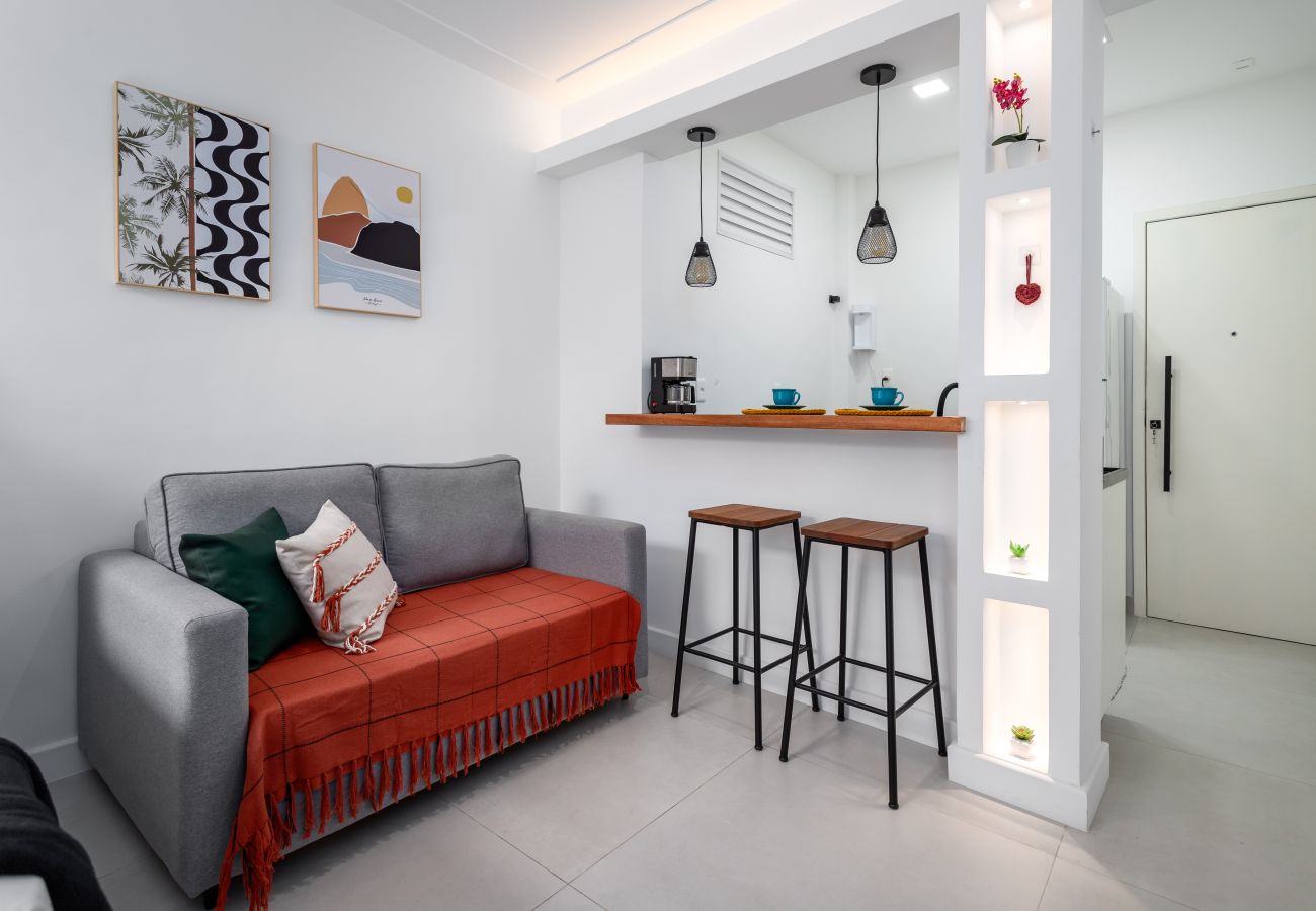 Apartment in Rio de Janeiro - 10 minutes from Flamengo Beach, next to the subway | CT404
