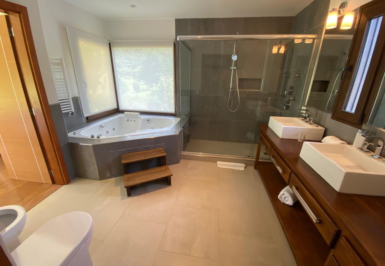 House in San Carlos de Bariloche - ARE53 MODERN HOUSE, VERY COMFORTABLE AND WITH DIRECT EXIT TO THE GOLF COURSE