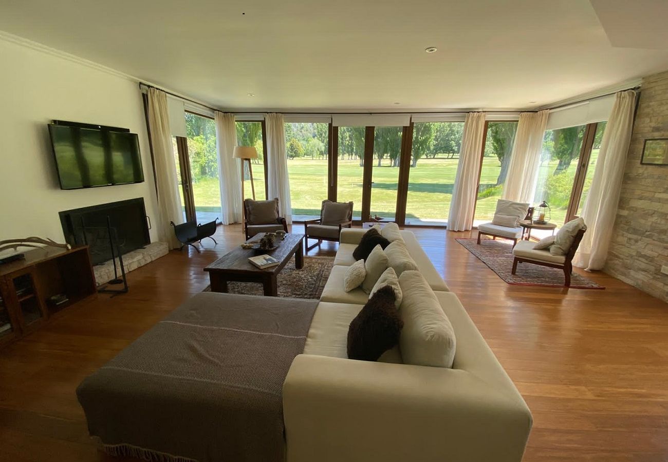 House in San Carlos de Bariloche - ARE53 MODERN HOUSE, VERY COMFORTABLE AND WITH DIRECT EXIT TO THE GOLF COURSE