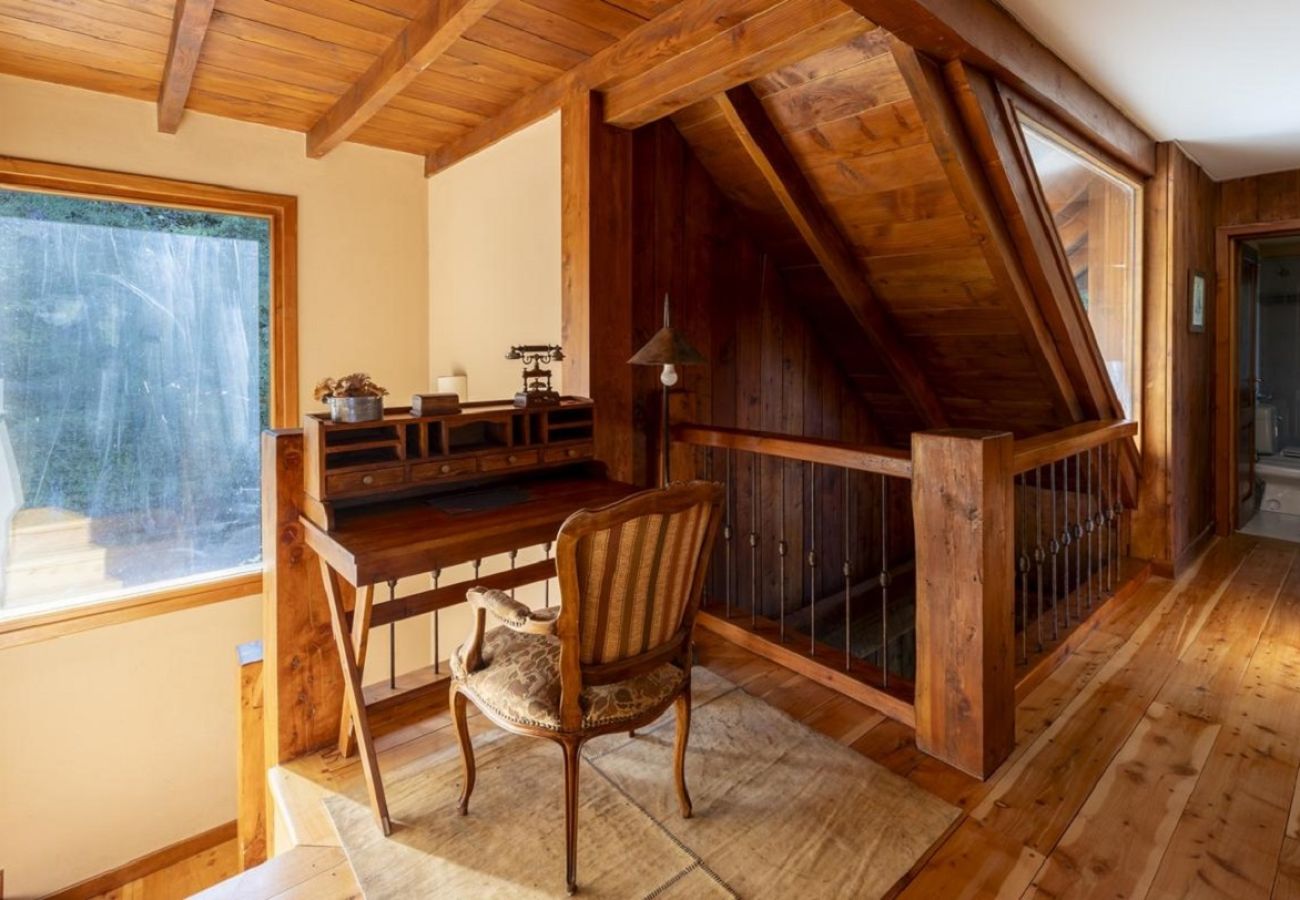 House in San Carlos de Bariloche - VENAH01 WARM AND COMFORTABLE HOUSE IN GATED NEIGHBORHOOD WITH LAKE COAST