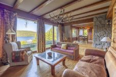 House in San Carlos de Bariloche - VENAH01 WARM AND COMFORTABLE HOUSE IN GATED NEIGHBORHOOD WITH LAKE COAST