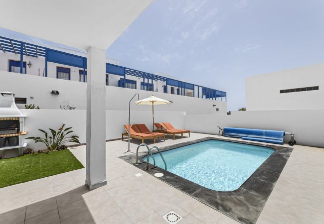 Villa in Playa Blanca - Villa Cartali  Playa Blanca Villa in Playa Blanca - Villa Cartali  Playa Blanca