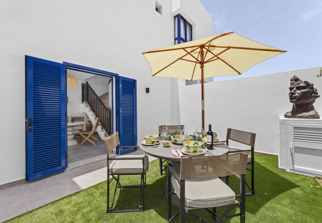 Villa in Playa Blanca - Villa Cartali  Playa Blanca Villa in Playa Blanca - Villa Cartali  Playa Blanca