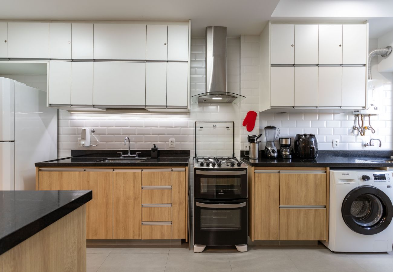 Apartment in Rio de Janeiro - Charming 9 minutes from Botafogo Beach | MRF1307