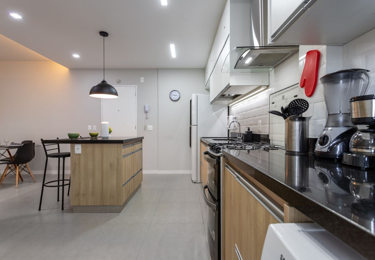 Apartment in Rio de Janeiro - Charming 9 minutes from Botafogo Beach | MRF1307