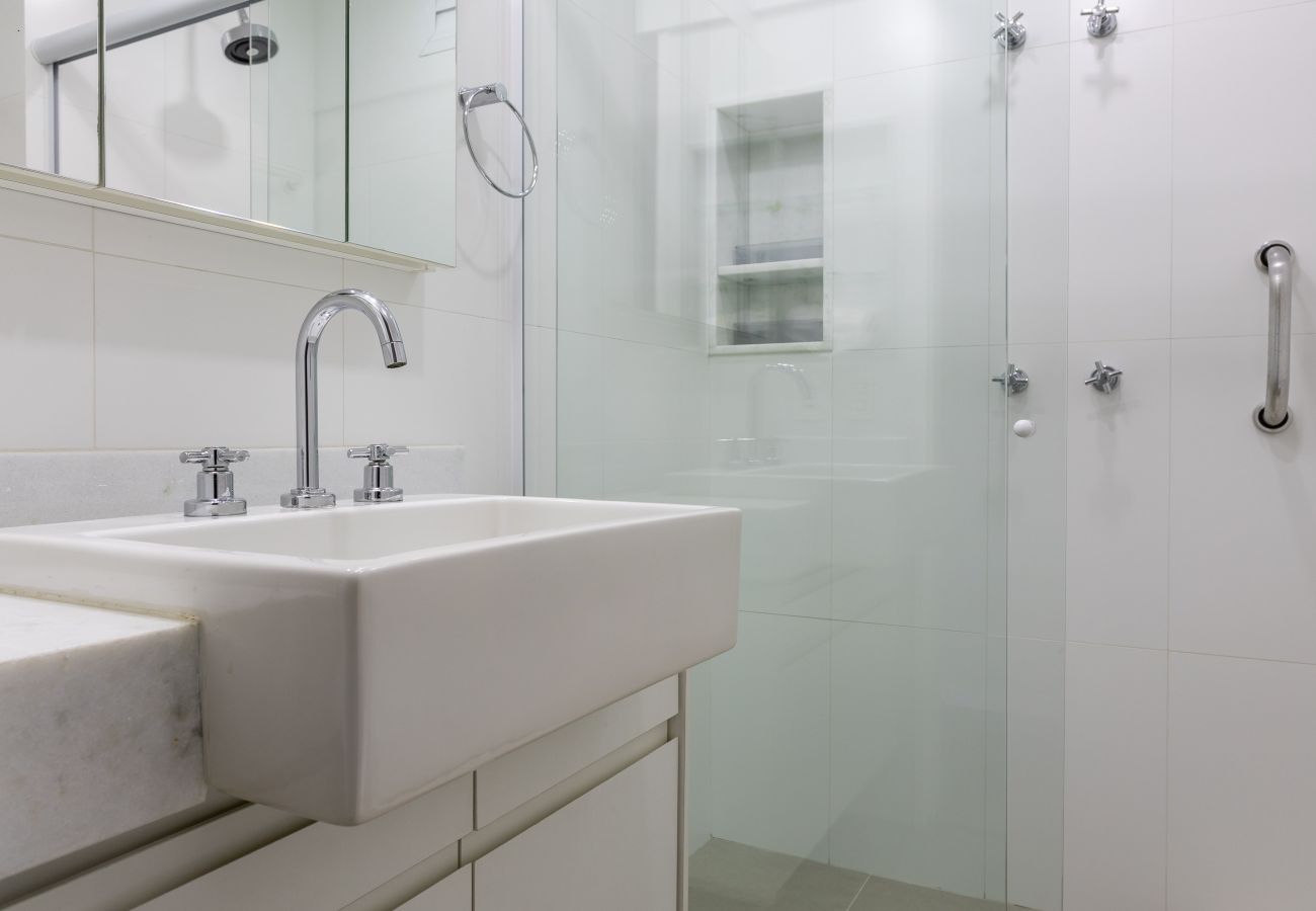 Apartment in Rio de Janeiro - Charming 9 minutes from Botafogo Beach | MRF1307