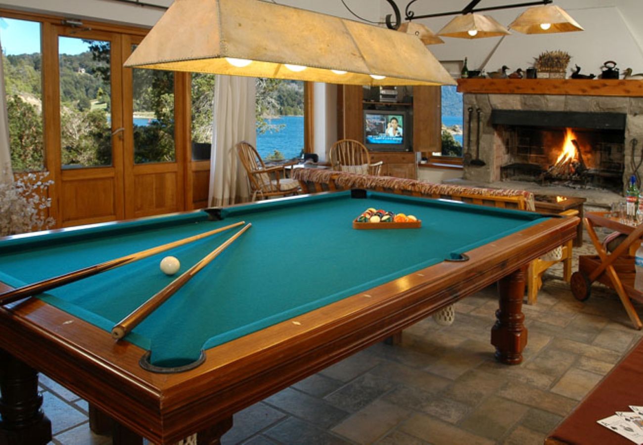 House in San Carlos de Bariloche - Spectacular house by the Nahuel Huapi lake