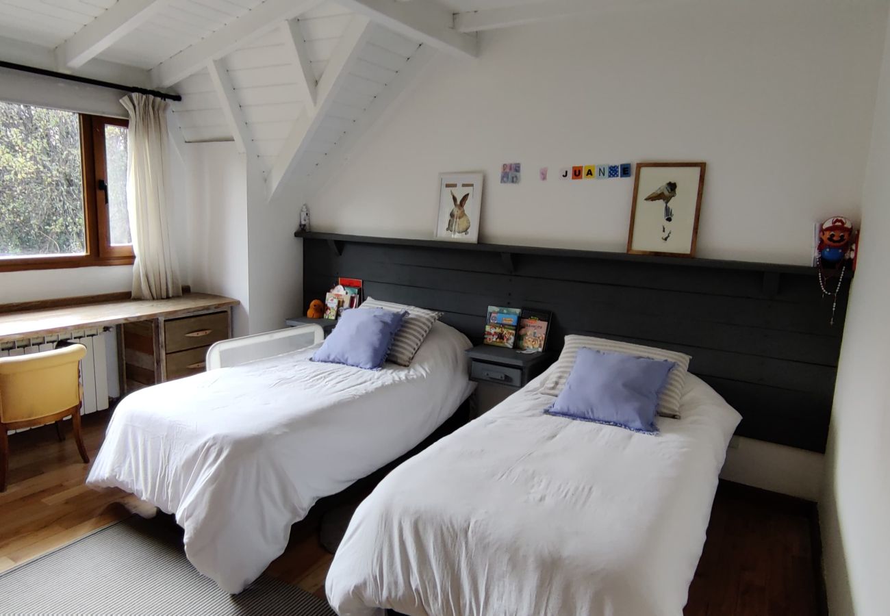 House in San Carlos de Bariloche - ARE55 SPECTACULAR HOUSE WITH INTEGRATED QUINCHO AND HEATED POOL