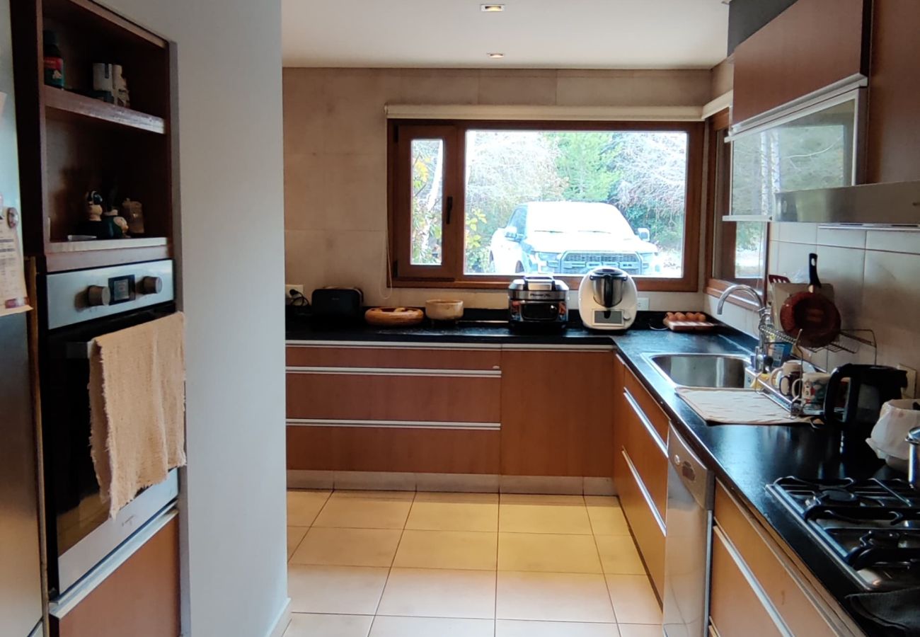 House in San Carlos de Bariloche - ARE55 SPECTACULAR HOUSE WITH INTEGRATED QUINCHO AND HEATED POOL