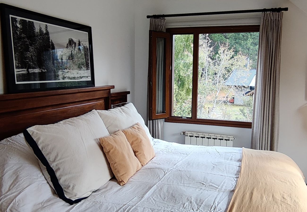 House in San Carlos de Bariloche - ARE55 SPECTACULAR HOUSE WITH INTEGRATED QUINCHO AND HEATED POOL