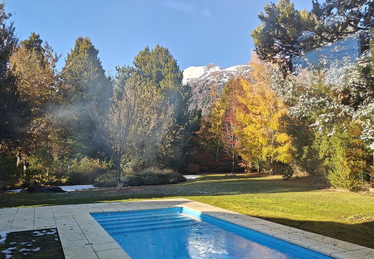 House in San Carlos de Bariloche - ARE55 SPECTACULAR HOUSE WITH INTEGRATED QUINCHO AND HEATED POOL