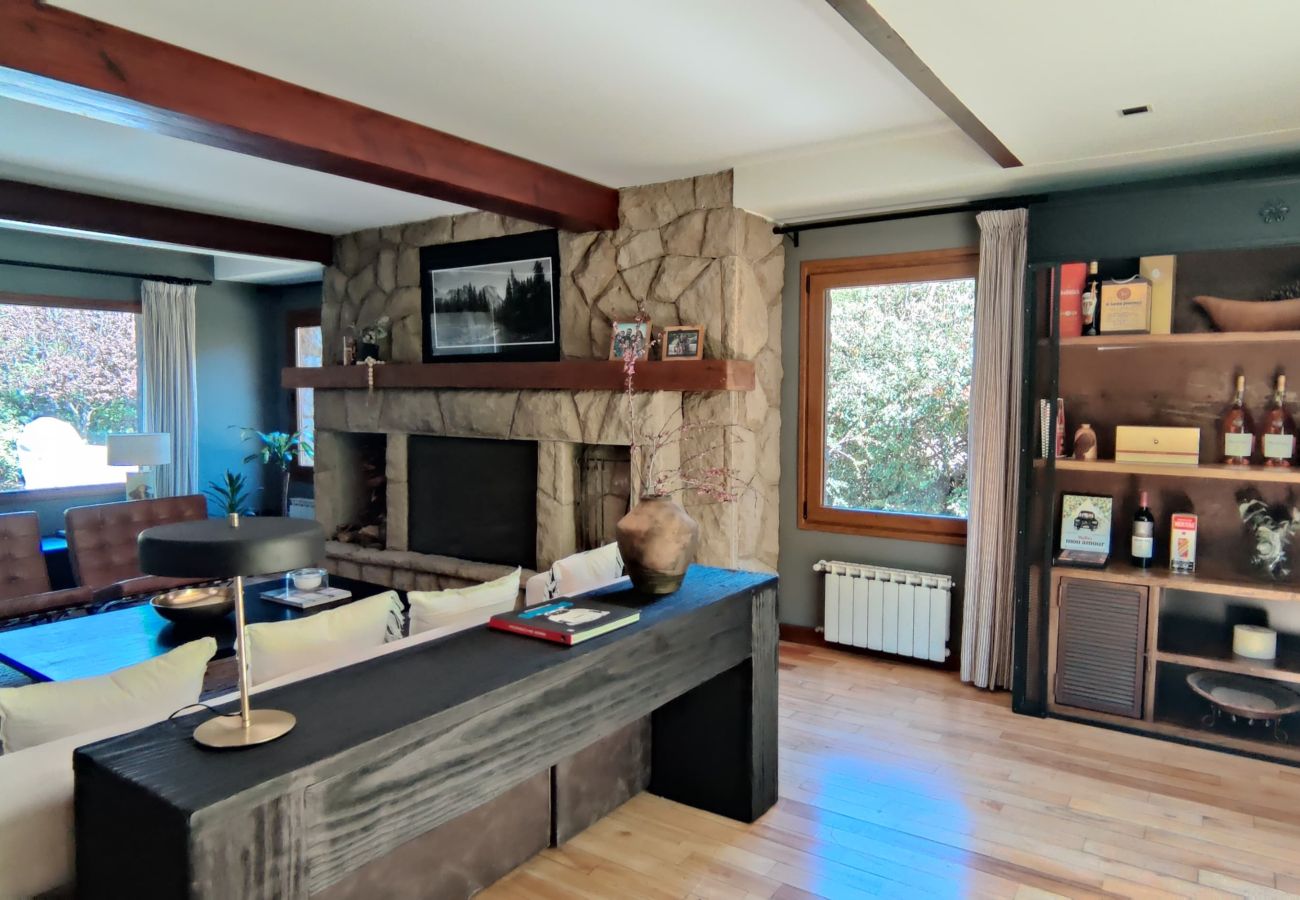 House in San Carlos de Bariloche - ARE55 SPECTACULAR HOUSE WITH INTEGRATED QUINCHO AND HEATED POOL