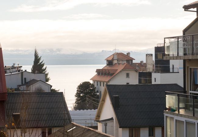Apartment in San Carlos de Bariloche - Cielo flat with a view of the lake and the Bariloche cathedral. Apartment in San Carlos de Bariloche - Cielo flat with a view of the lake and the Bariloche cathedral.