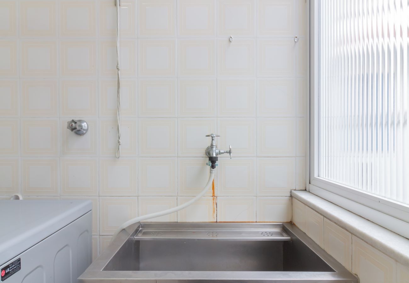 Apartment in Rio de Janeiro - Close to the underground and 10 minutes from the beach | MFB302