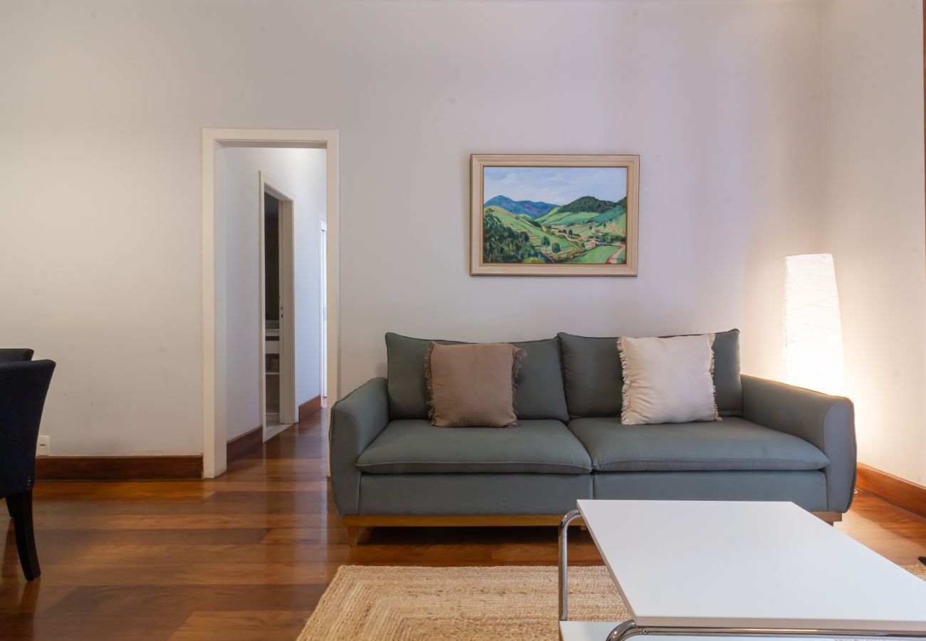 Apartment in Rio de Janeiro - Close to the underground and 10 minutes from the beach | MFB302