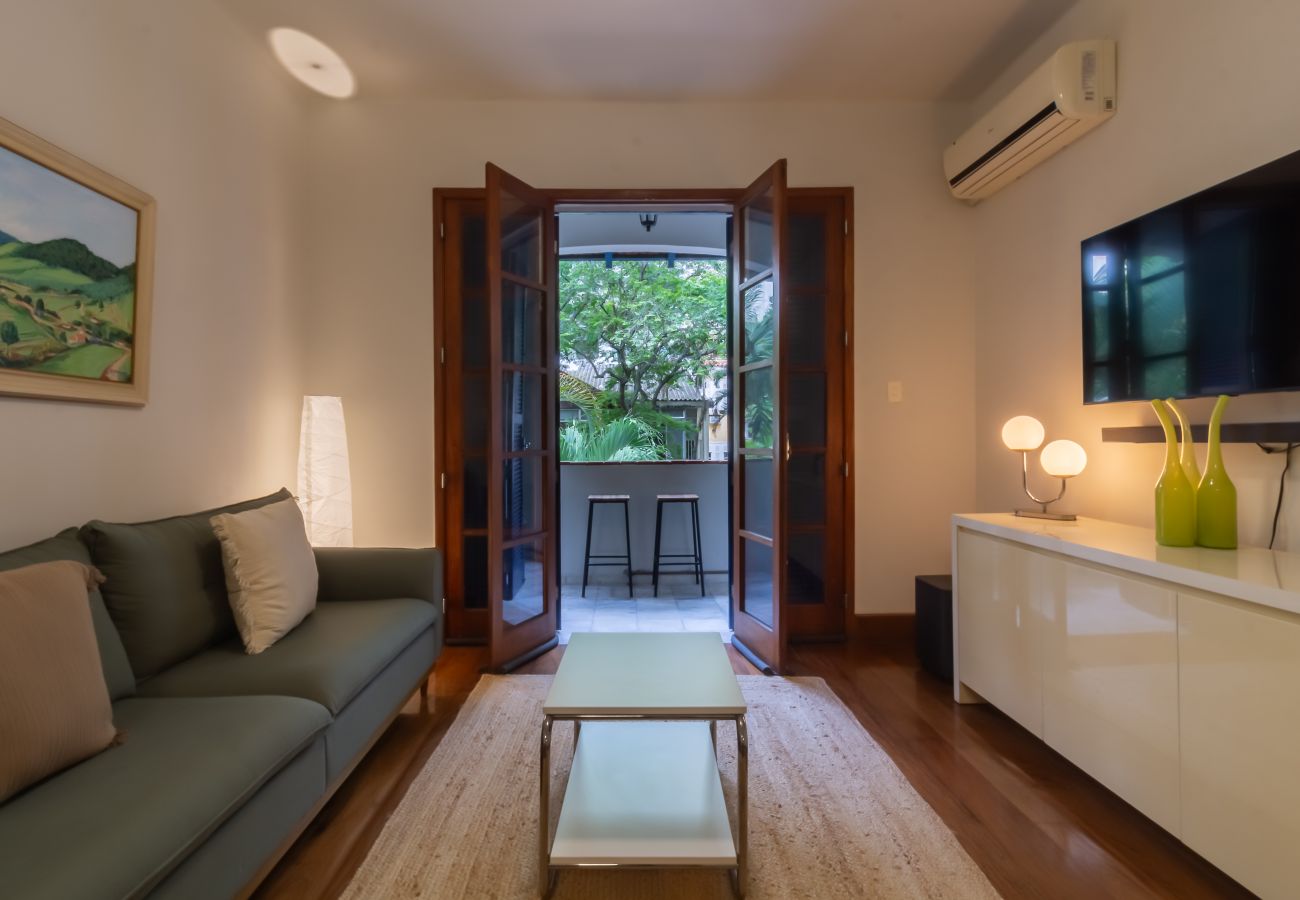 Apartment in Rio de Janeiro - Close to the underground and 10 minutes from the beach | MFB302