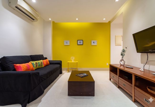 Apartment in Rio de Janeiro - 4 minutes from Copacabana beach | NSC205