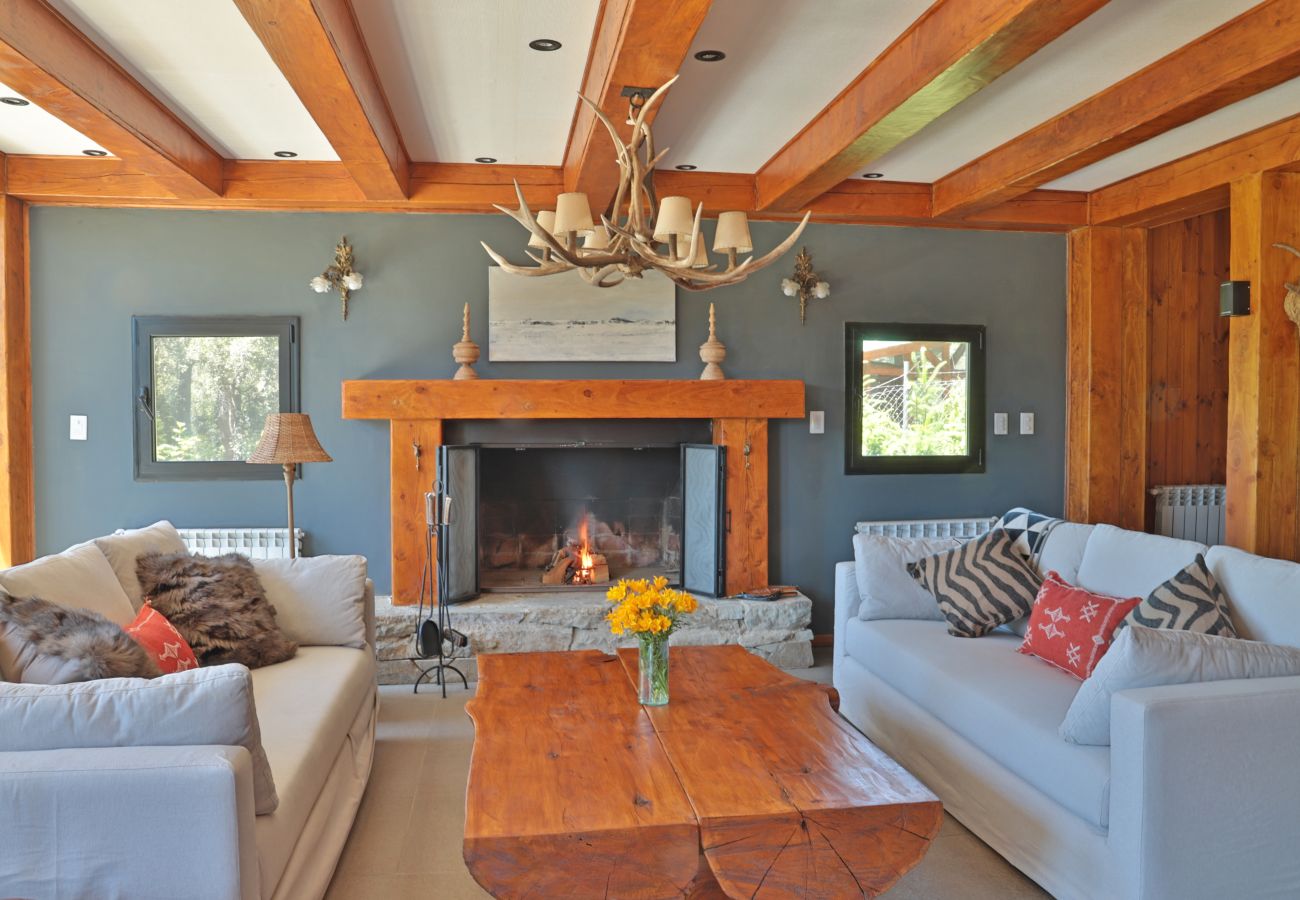 House in San Carlos de Bariloche - HUAPI49 Spectacular Mountain House with access to Lake Nahuel Huapi