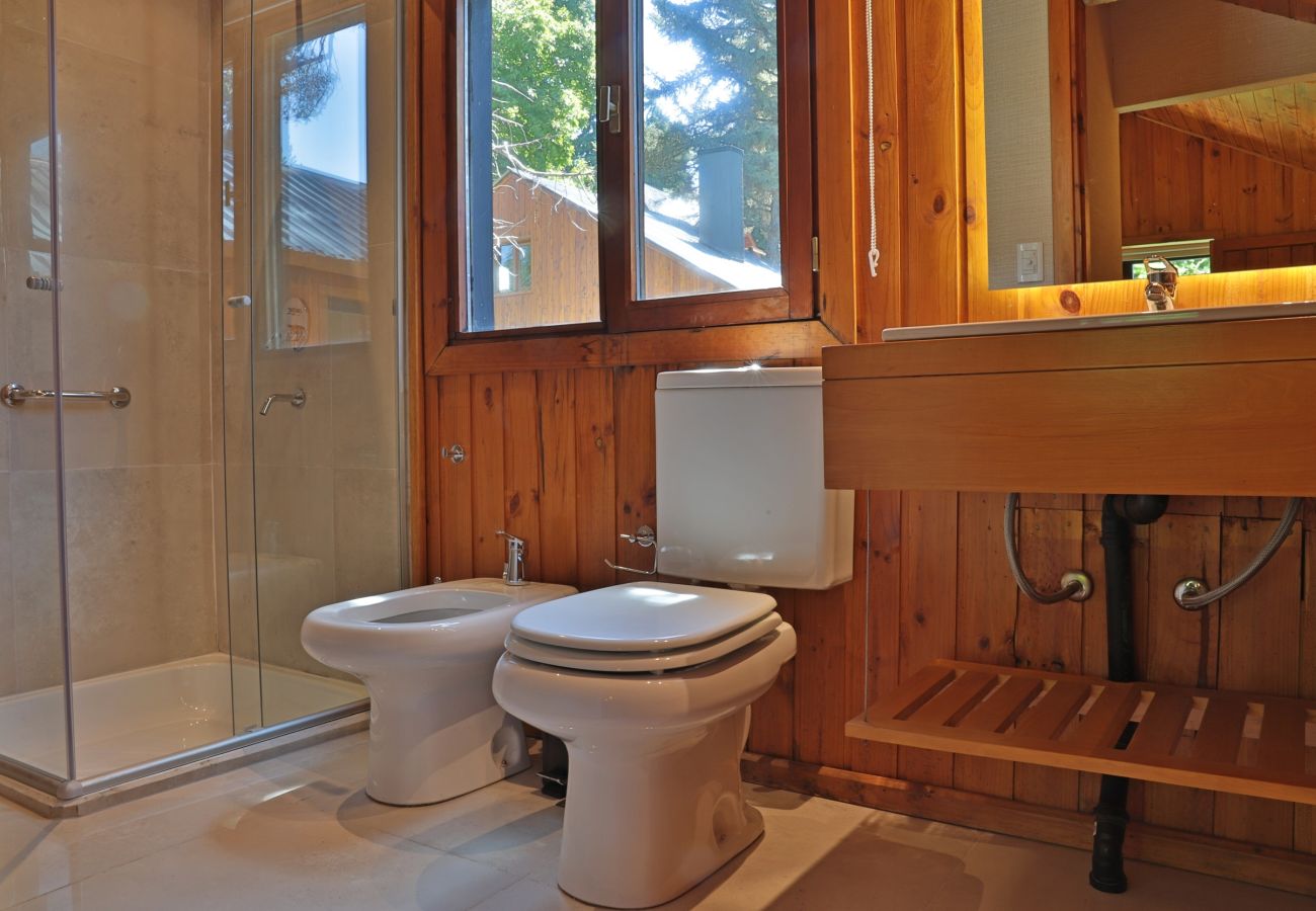 House in San Carlos de Bariloche - HUAPI49 Spectacular Mountain House with access to Lake Nahuel Huapi