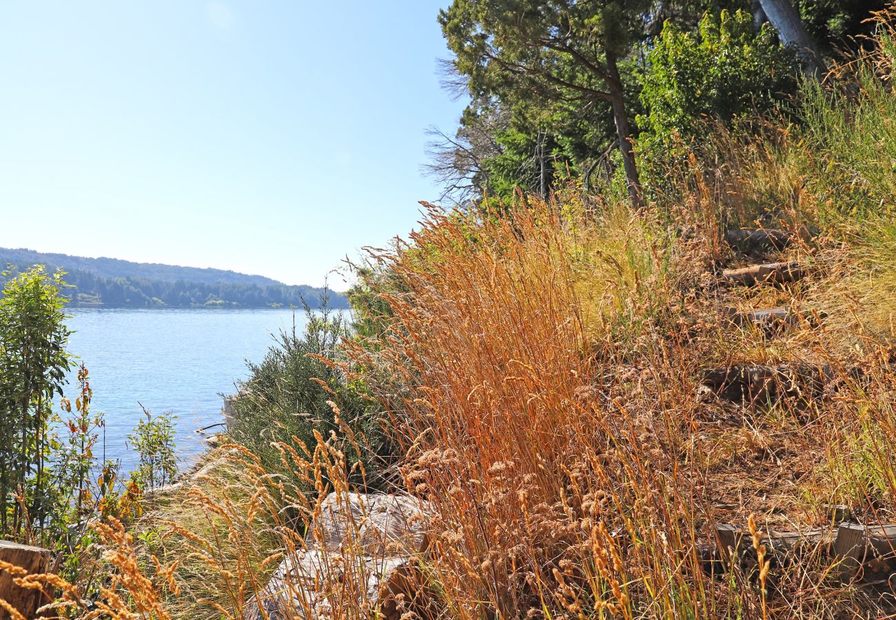 House in San Carlos de Bariloche - HUAPI49 Spectacular Mountain House with access to Lake Nahuel Huapi