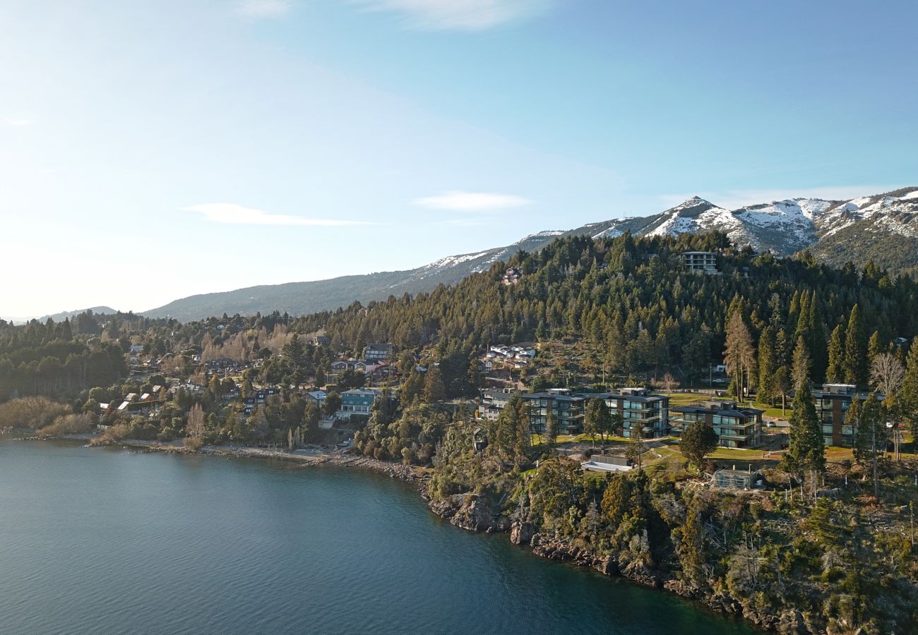 Apartment in San Carlos de Bariloche - HUAPI50 – Jacuzzi, Pool & Lake View