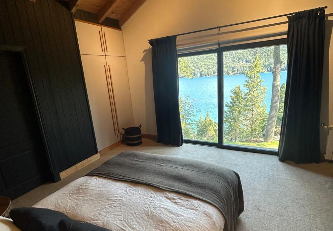 House in San Carlos de Bariloche - MOUNTAIN  HOUSE WITH LAKE VIEW IN ARELAUQUEN