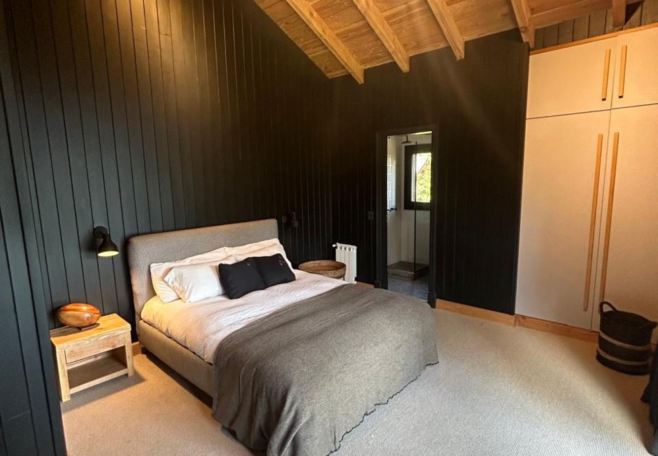 House in San Carlos de Bariloche - MOUNTAIN  HOUSE WITH LAKE VIEW IN ARELAUQUEN