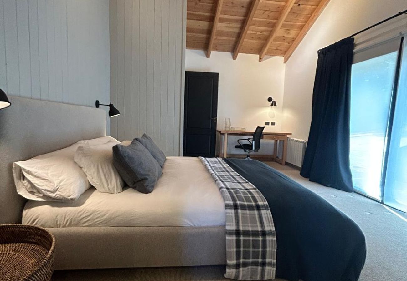 House in San Carlos de Bariloche - MOUNTAIN  HOUSE WITH LAKE VIEW IN ARELAUQUEN