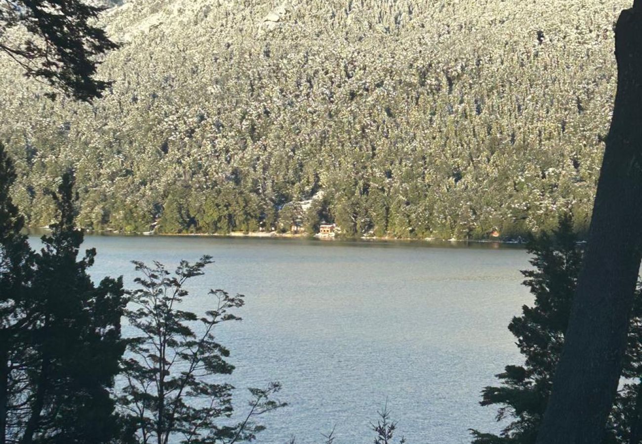 House in San Carlos de Bariloche - MOUNTAIN  HOUSE WITH LAKE VIEW IN ARELAUQUEN