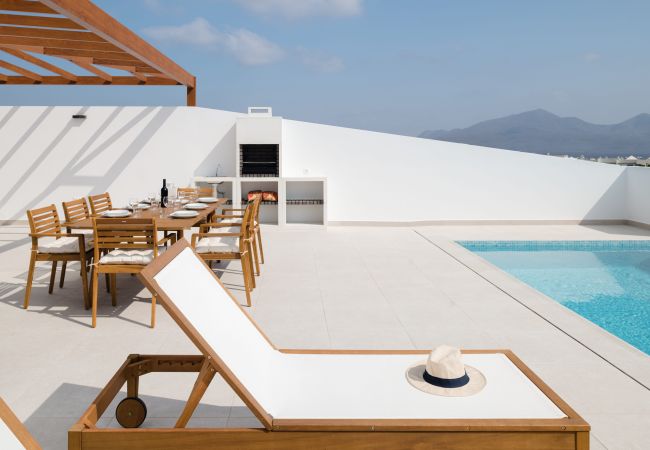 Villa in Playa Blanca - Villa Yaiza - Altos de Lanzarote Villa in Playa Blanca - Villa Yaiza - Altos de Lanzarote