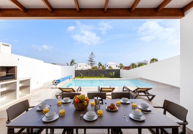 Villa in Playa Blanca - Villa Famara - Altos de Lanzarote Villa in Playa Blanca - Villa Famara - Altos de Lanzarote